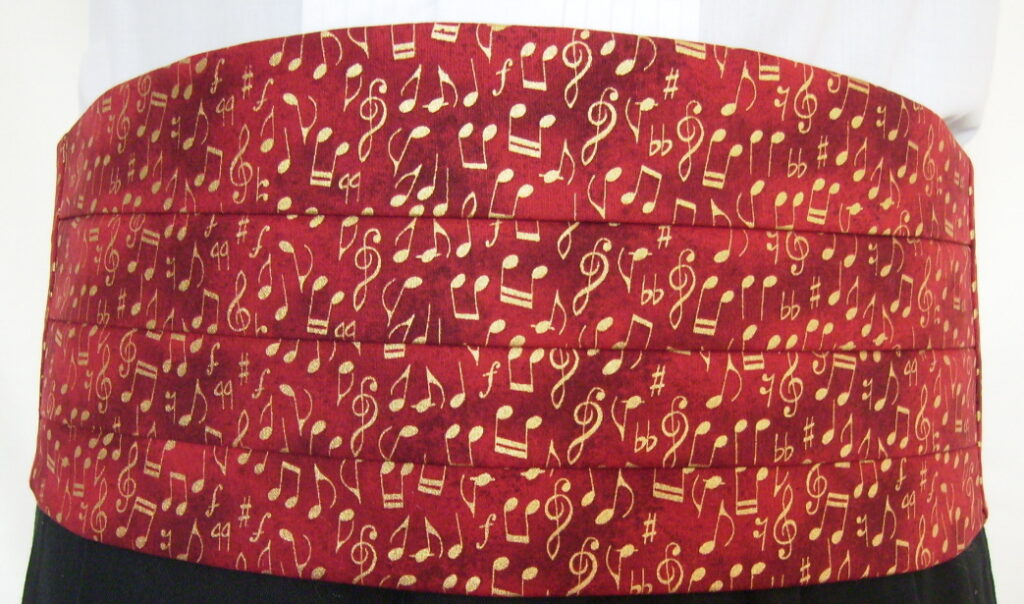 Red & gold notes cummerbund